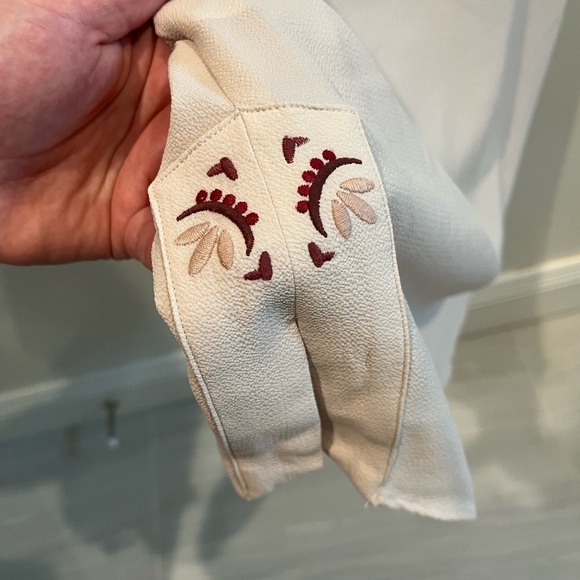 Vince Camuto Sleeveless Blouse - Picture 5 of 5